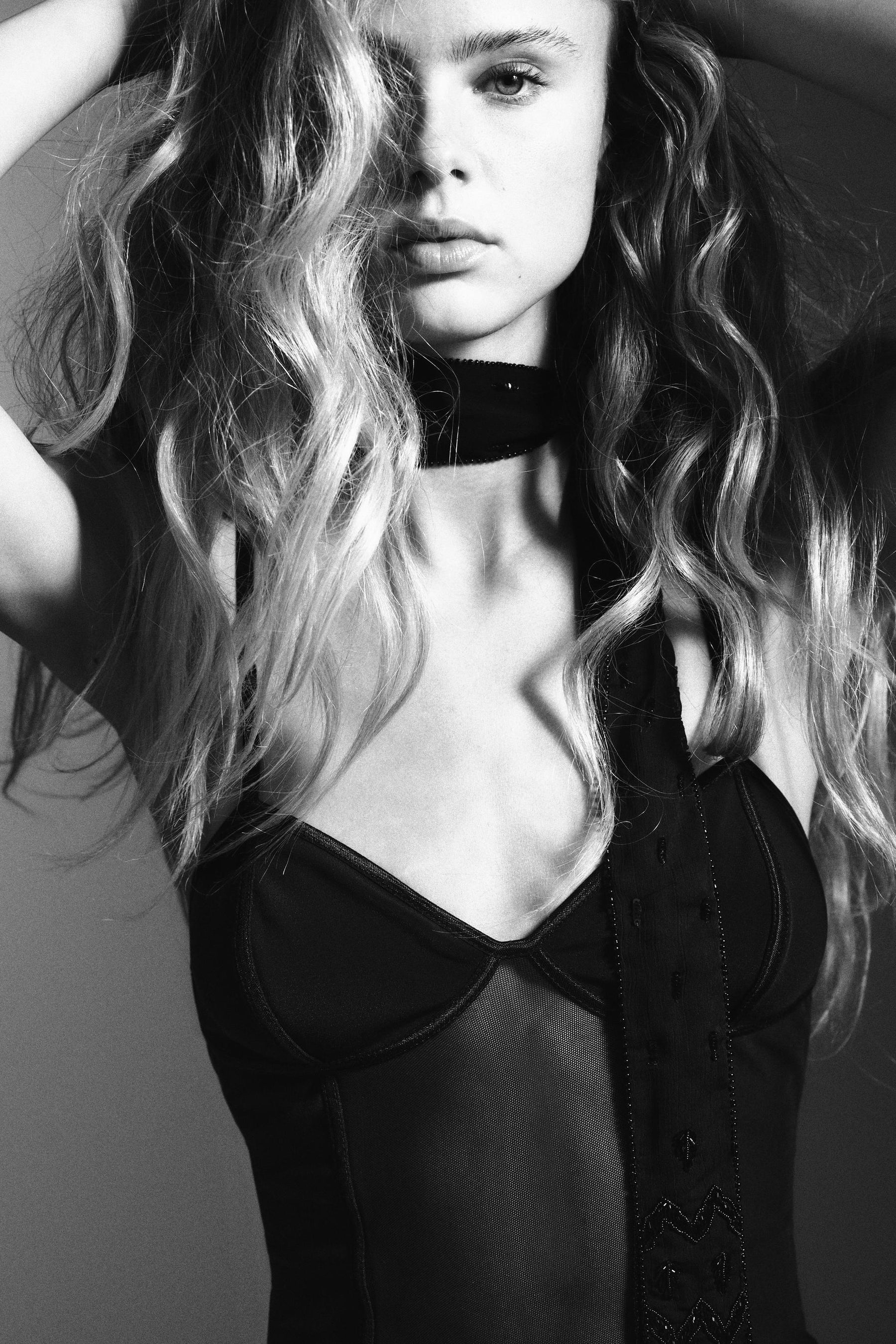 Tüllbesetztes Korsett