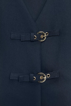 Crêpe-Top mit Schnallendetails