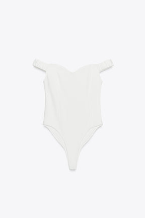 TWILL-KORASIERTER KAROSSERIE MIT VERZIERUNGEN