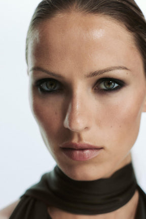 Oberteil aus Satin mit Fransen