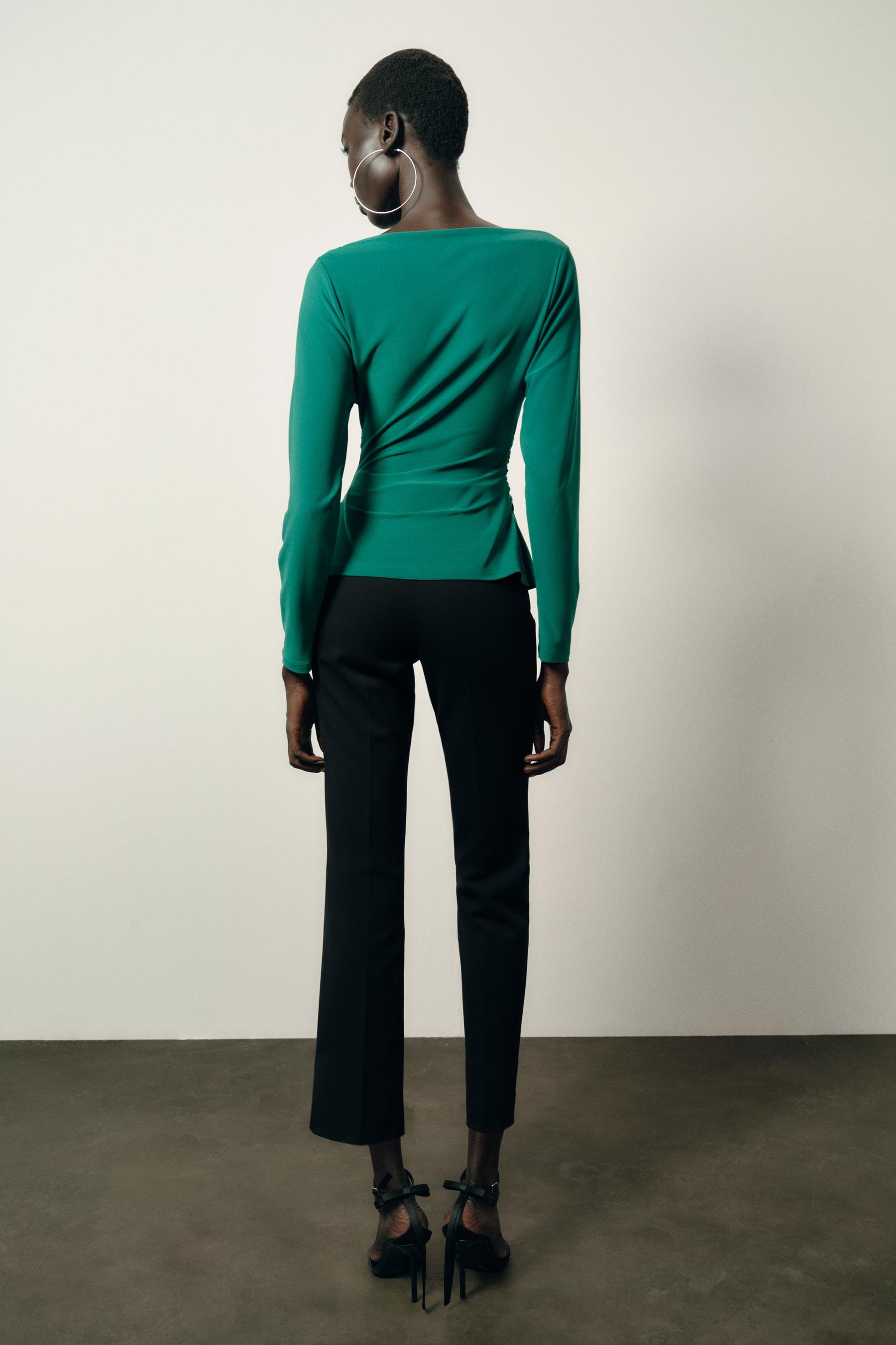 Bluse mit drapierter Taille