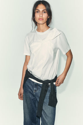 T-Shirt mit Schleife vorne