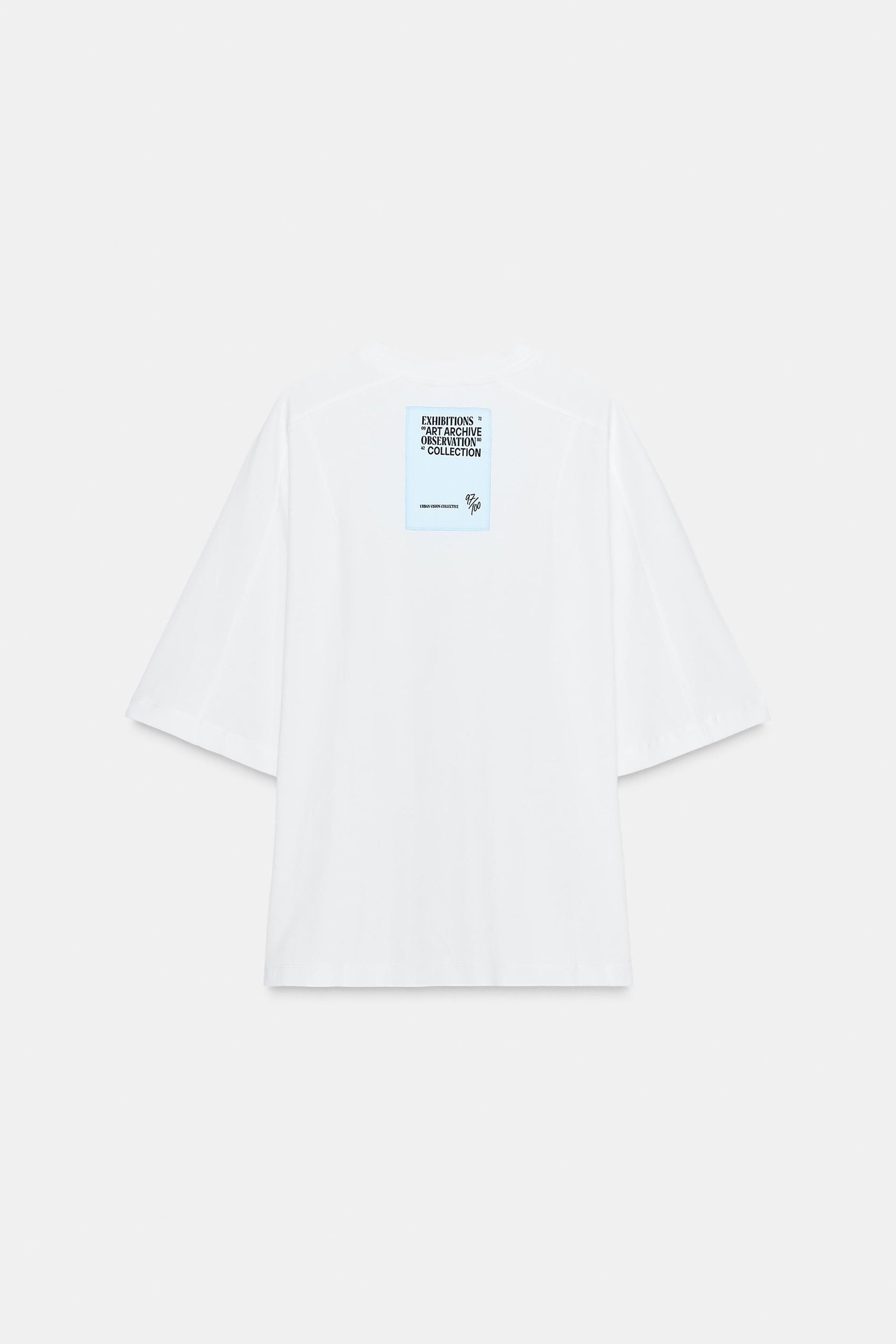 Kastenförmig geschnittenes T-Shirt