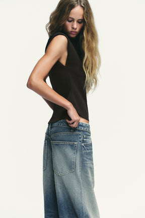 Crêpe-Top mit Schößchenschulter