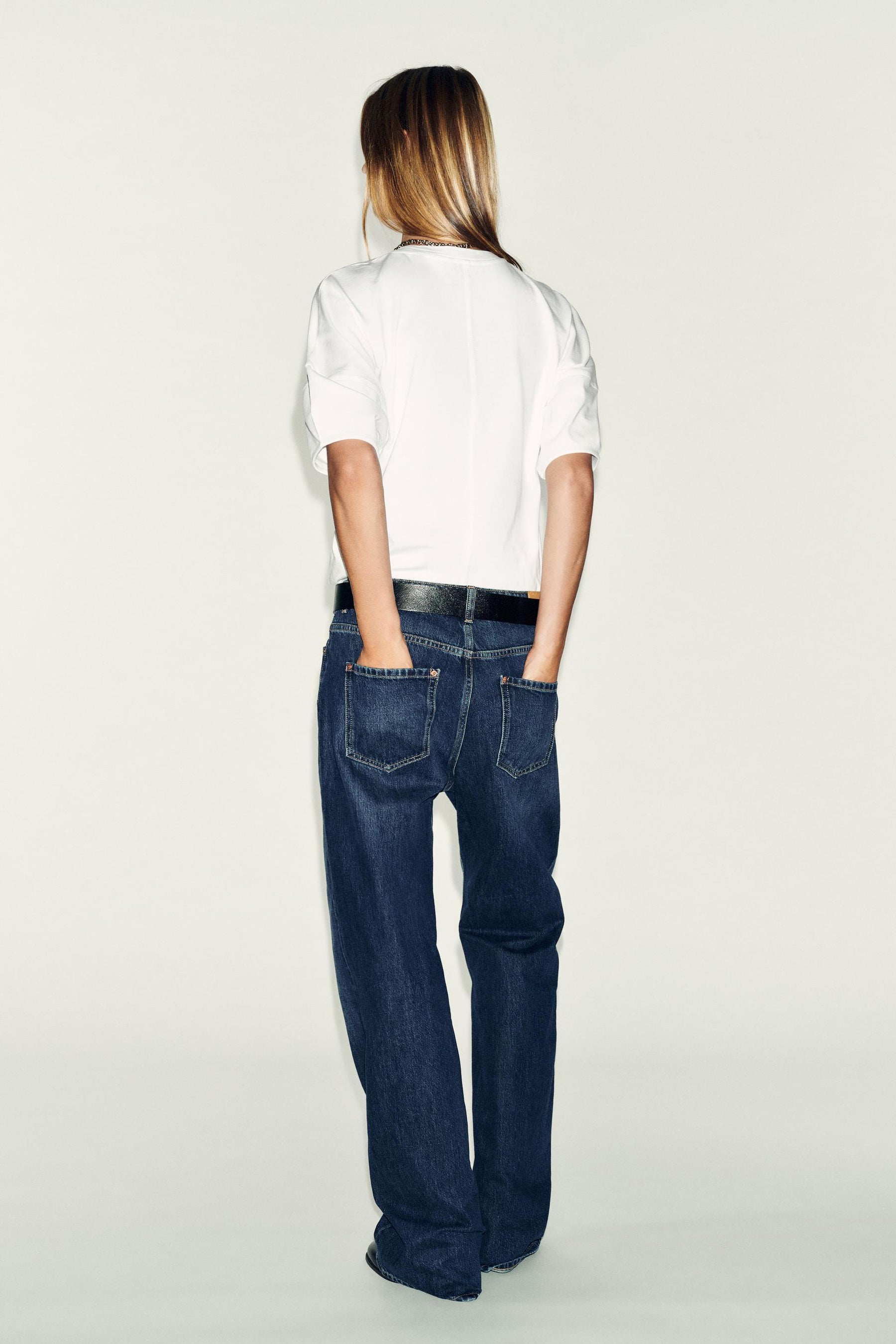 T-Shirt mit kontrastierendem Blumenmuster