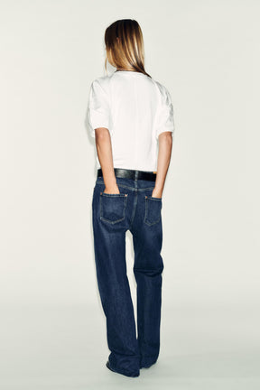 T-Shirt mit kontrastierendem Blumenmuster