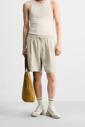 PLEATED FLOWING BERMUDA SHORTS - Image 2