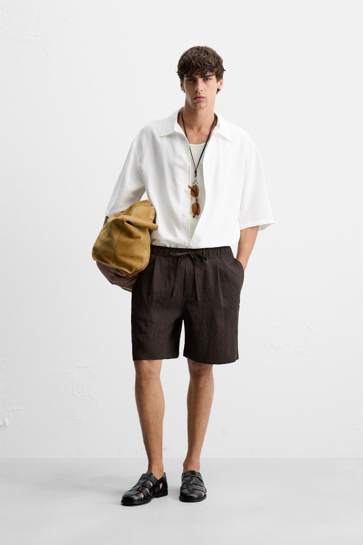 PLEATED FLOWING BERMUDA SHORTS - Image 1