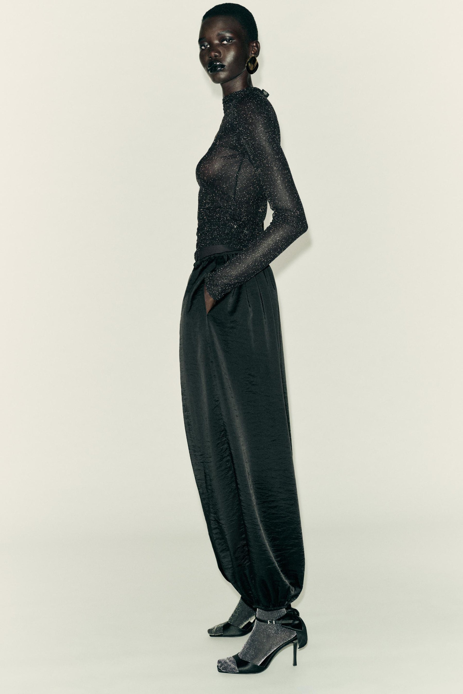 METALLIC-FADEN-SHIRT