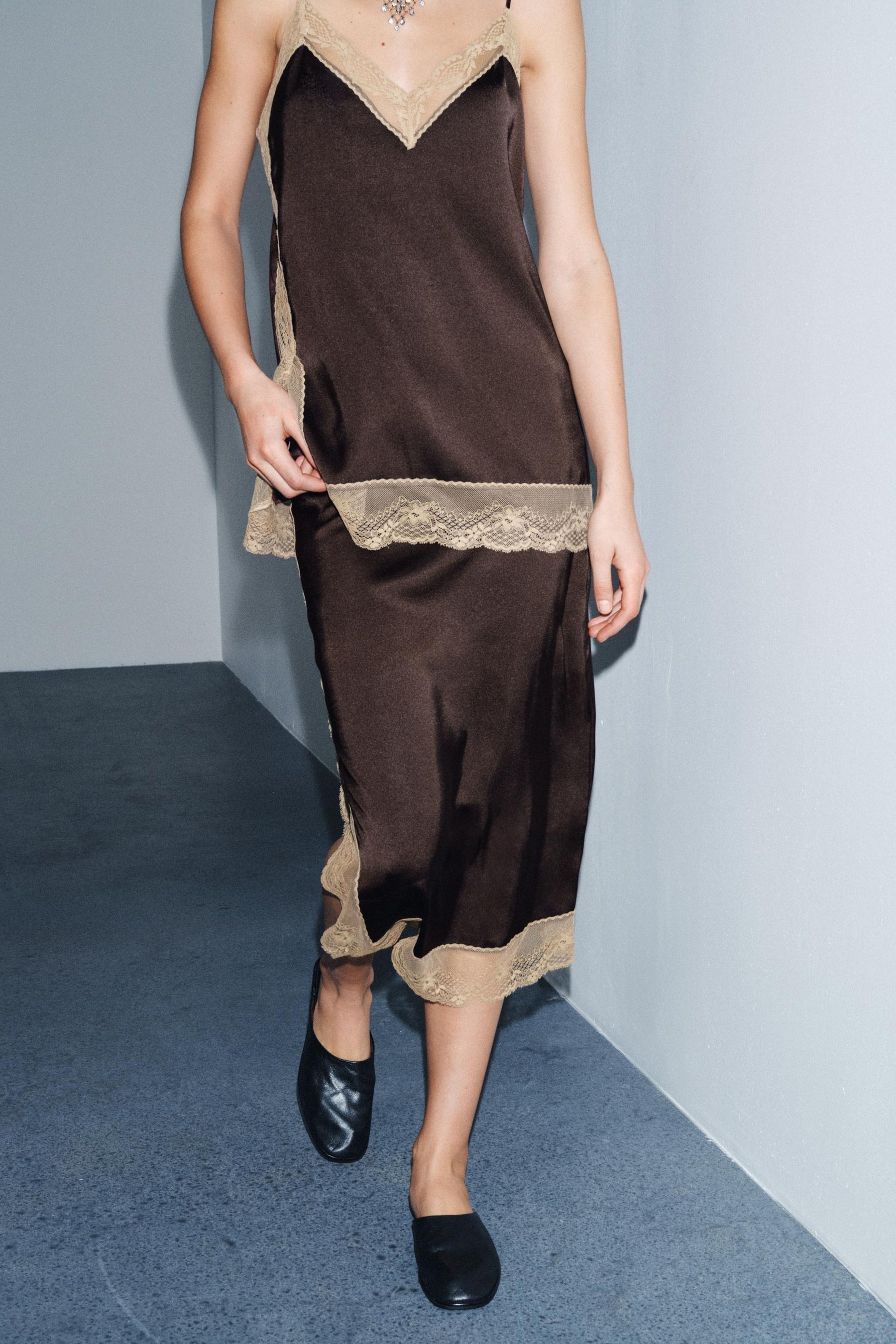 Satin-Top mit Spitze