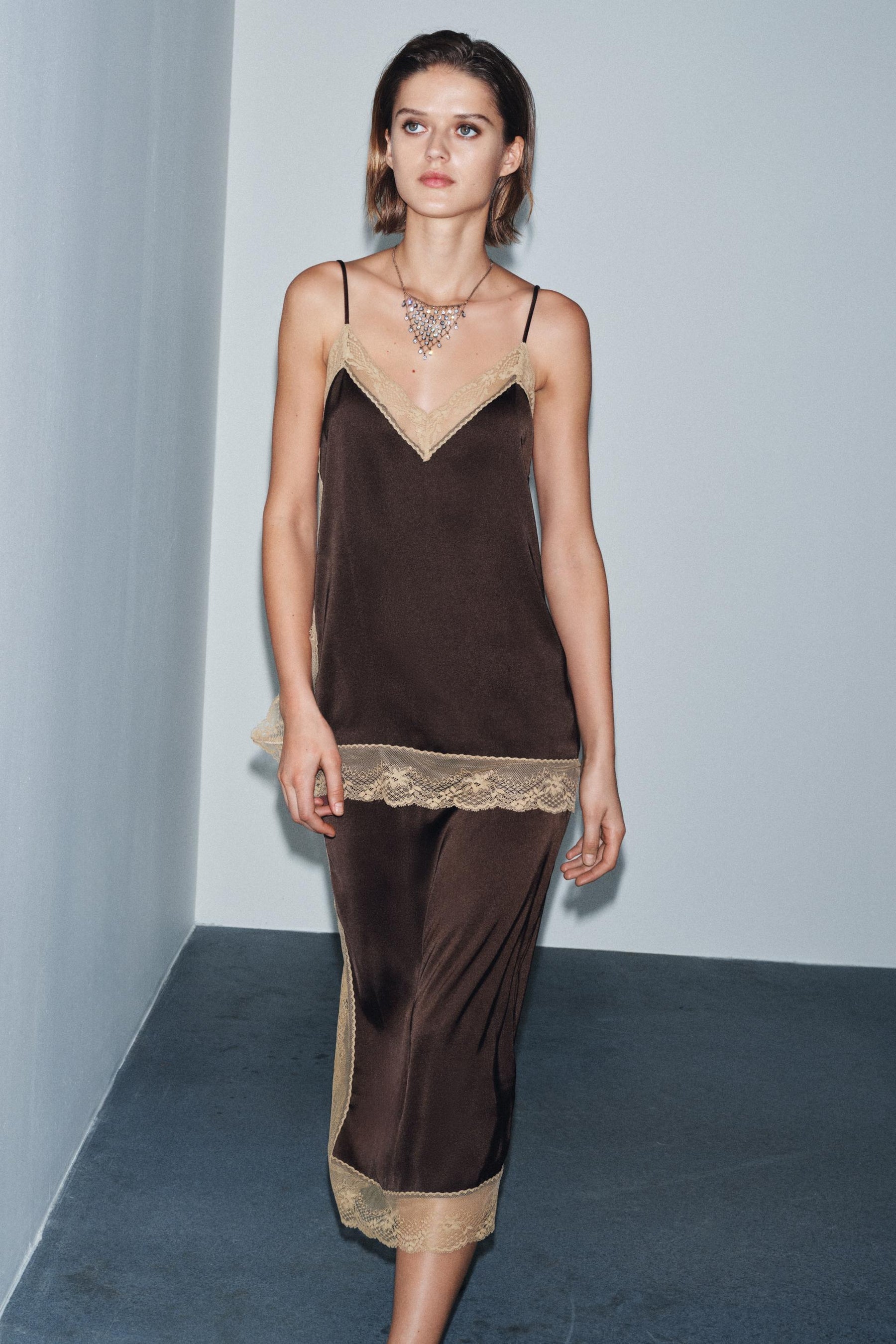 Satin-Top mit Spitze