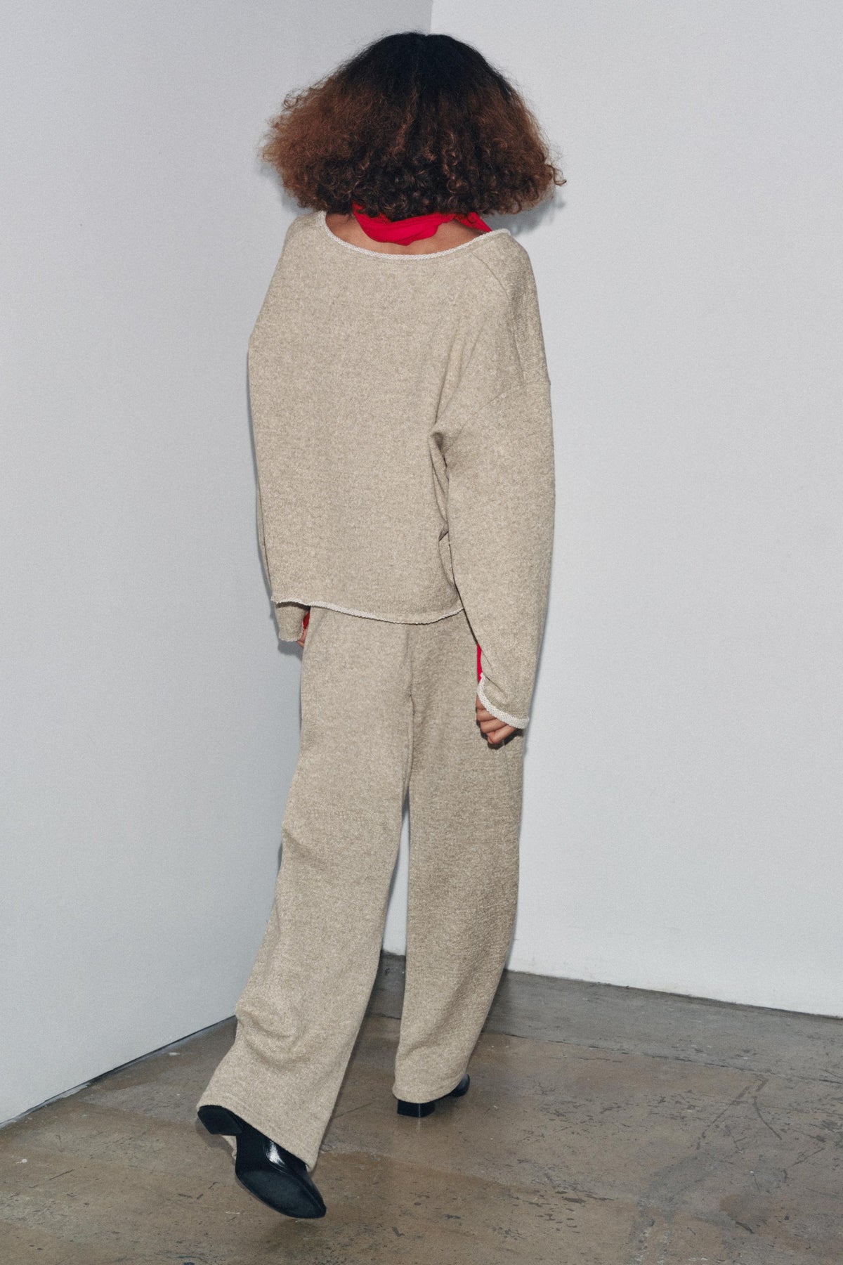 Rustikales Sweatshirt mit V-Ausschnitt