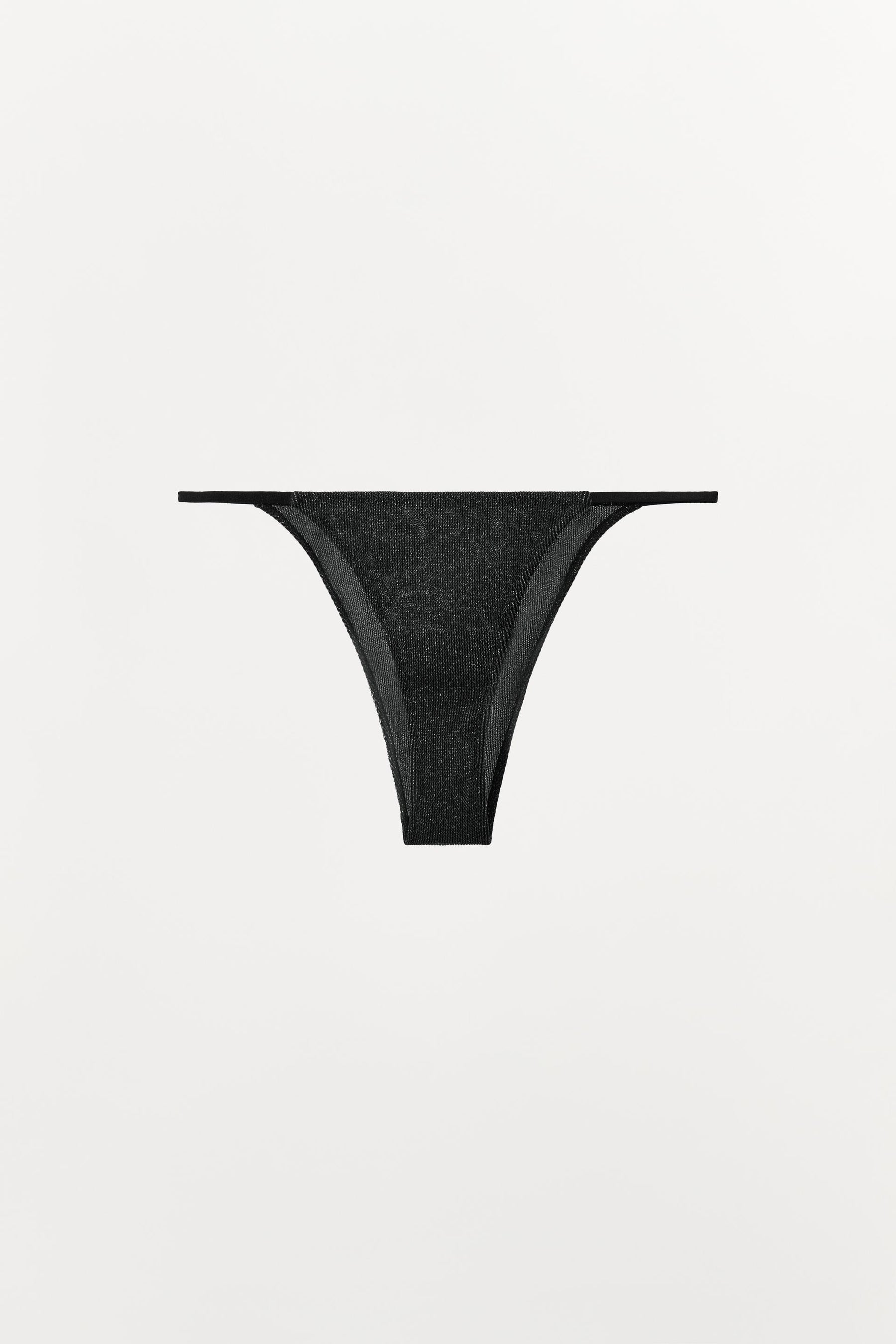 Unterwäsche mit Metallicfaden