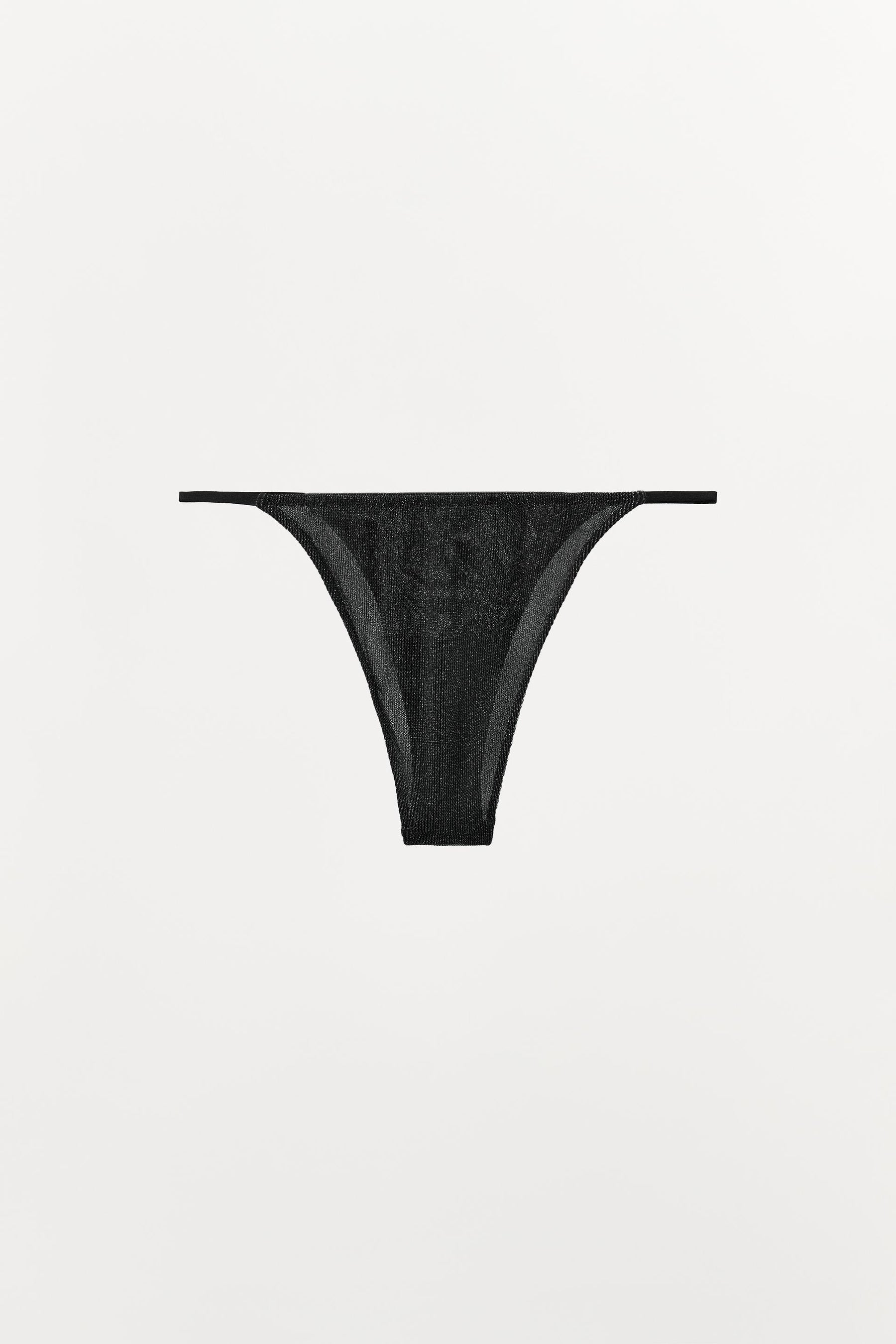 Unterwäsche mit Metallicfaden