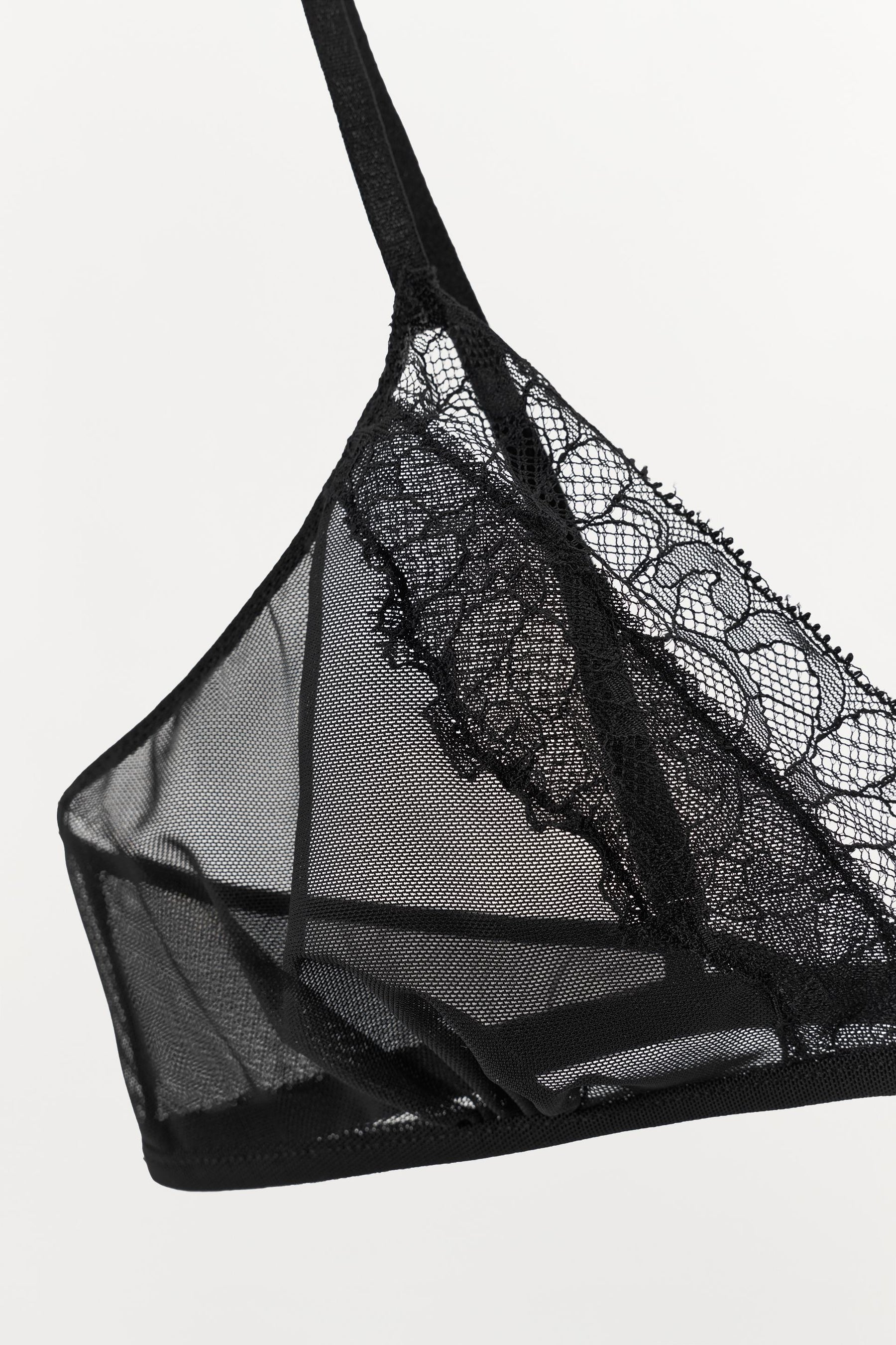 BRALETTE AUS SPITZENMISCHUNG