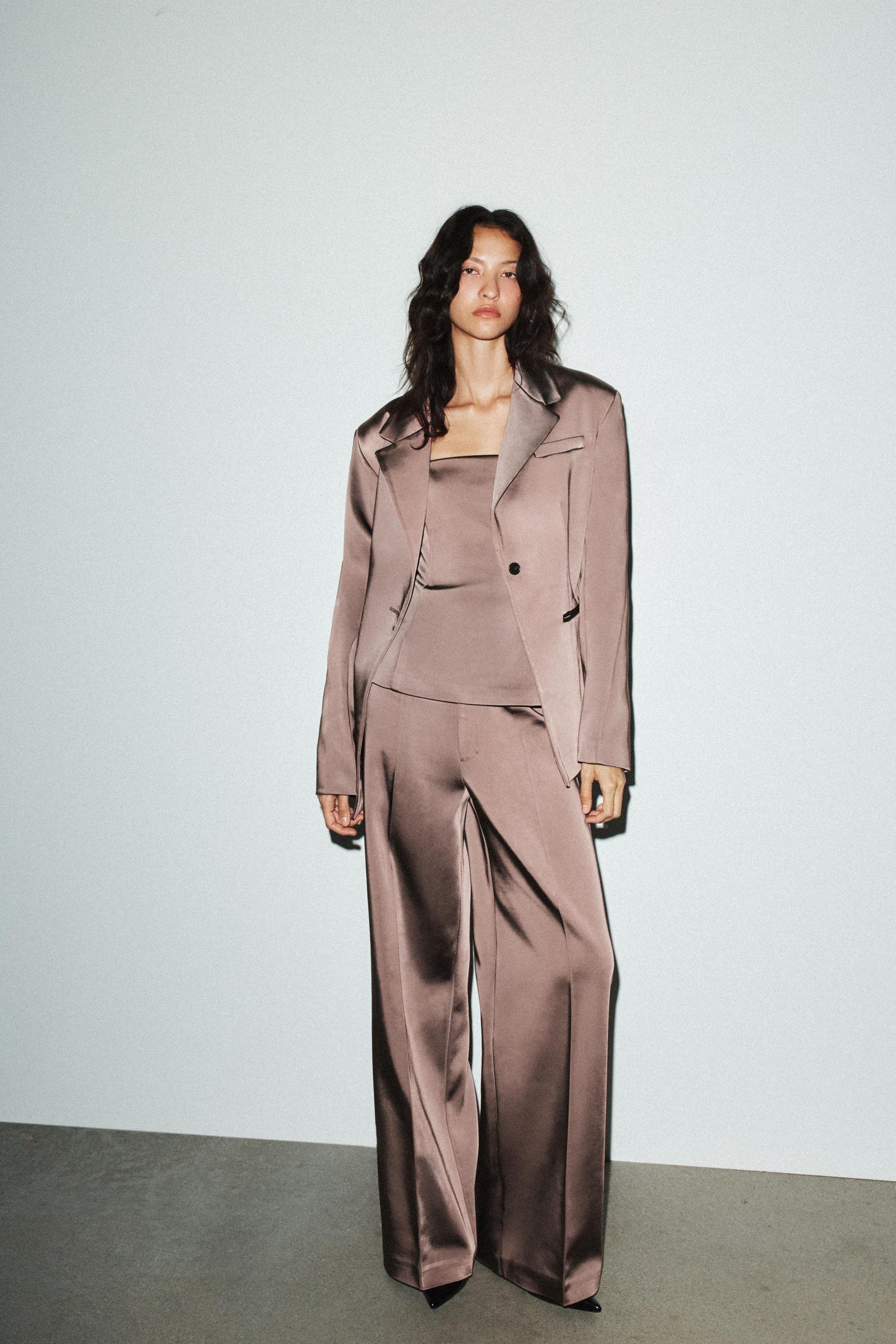 Satinhose mit hohem Bund