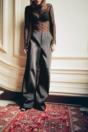 Satinhose mit hohem Bund