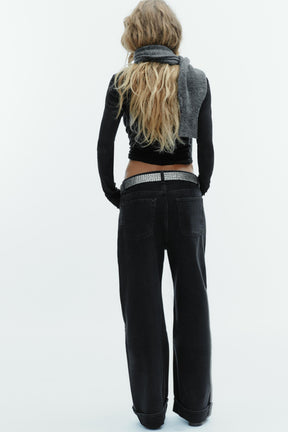 Baggy Jeans mit mittelhohem Bund und umgeschlagenen Beinen