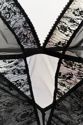 Plissierte Spitzenblumenstickerei