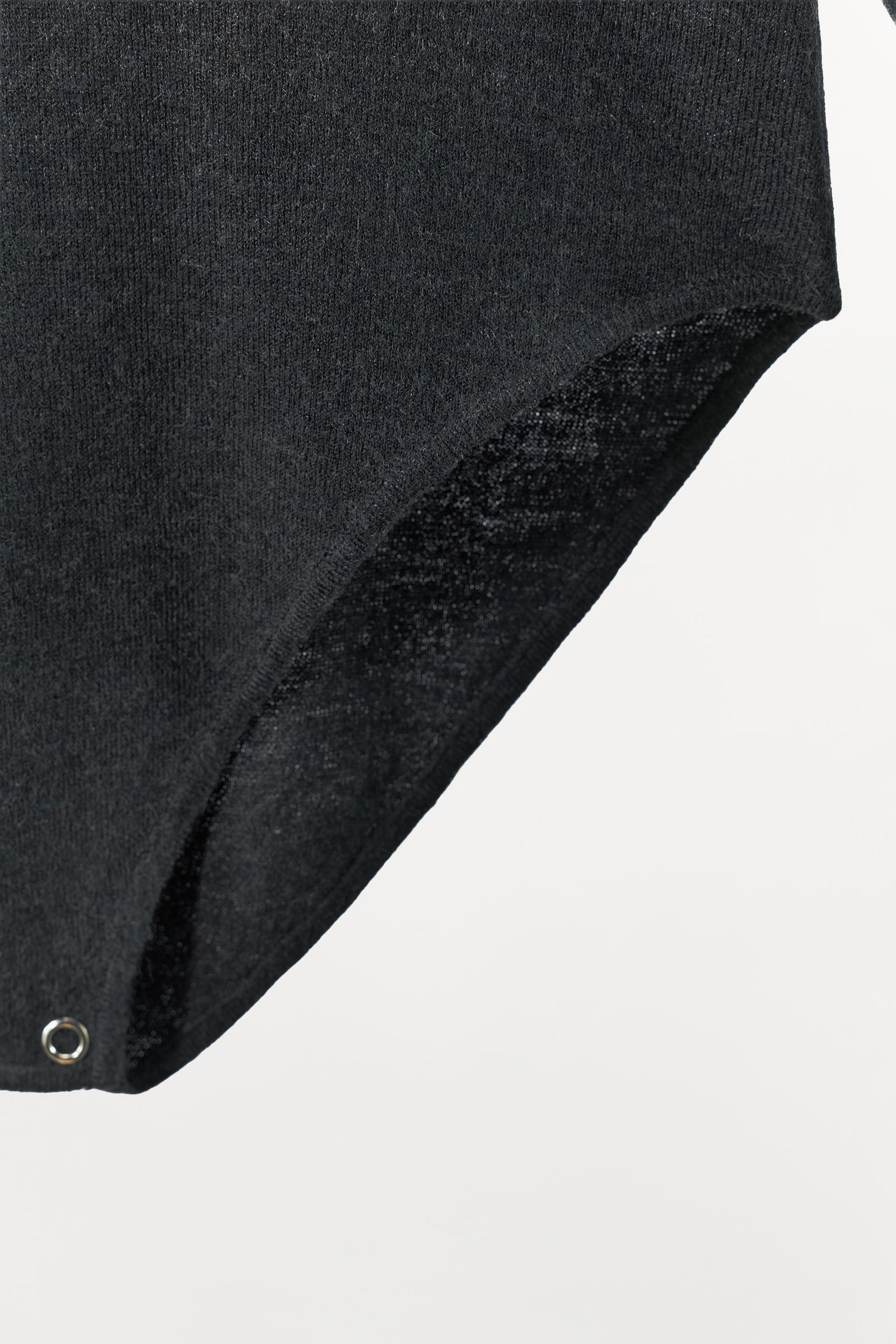 Strickbody mit Polstern