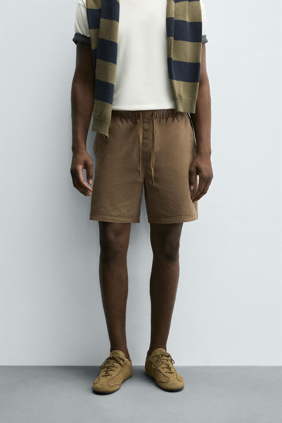 LYOCELL-COTTON RELAXED FIT BERMUDA SHORTS - Image 2