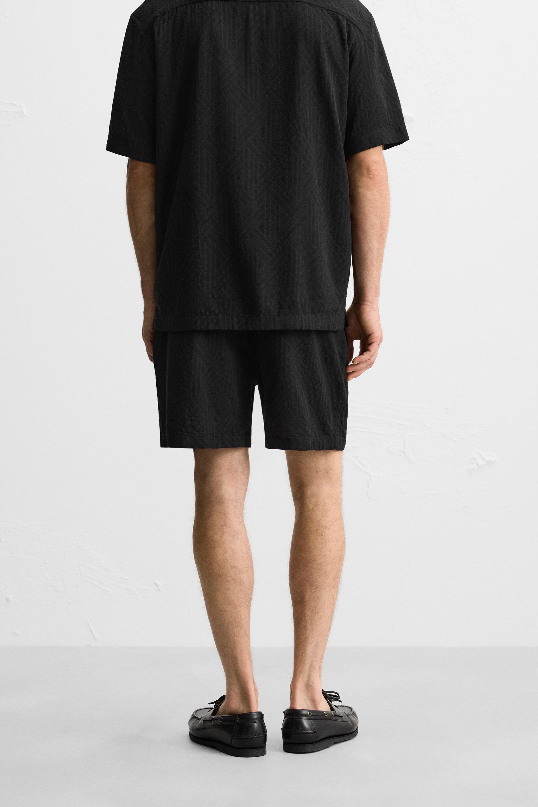 GEOMETRIC JACQUARD BERMUDA SHORTS - Image 3