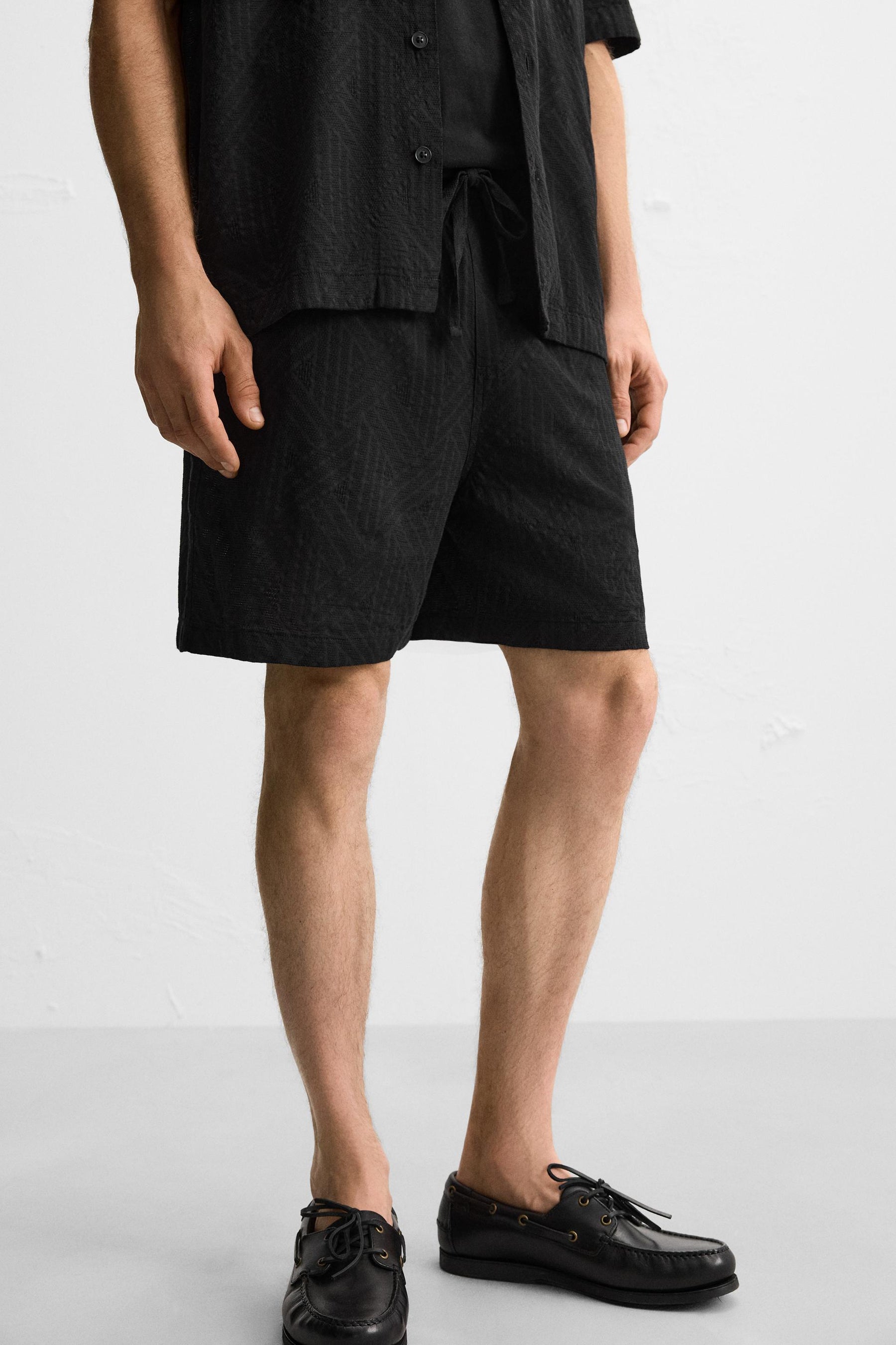GEOMETRIC JACQUARD BERMUDA SHORTS - Image 5