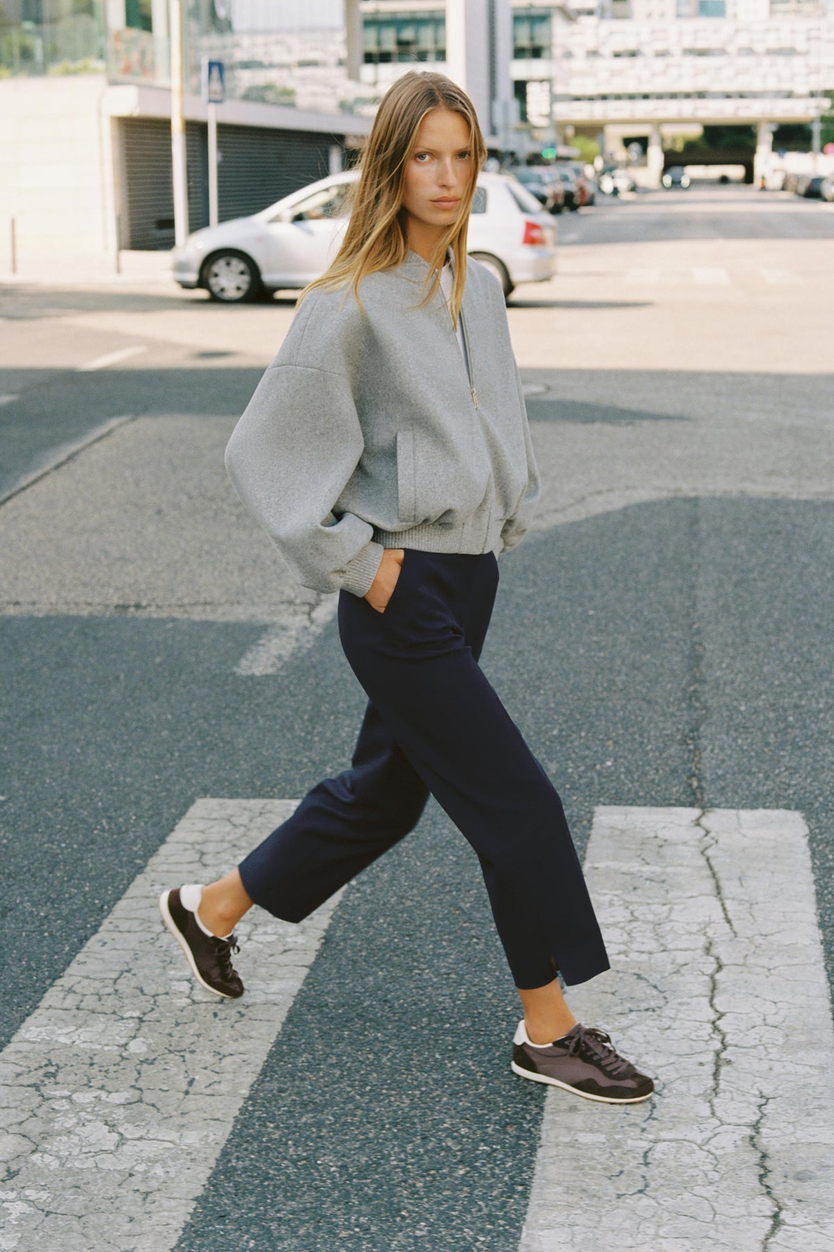 Hose mit Schlitz am Saum