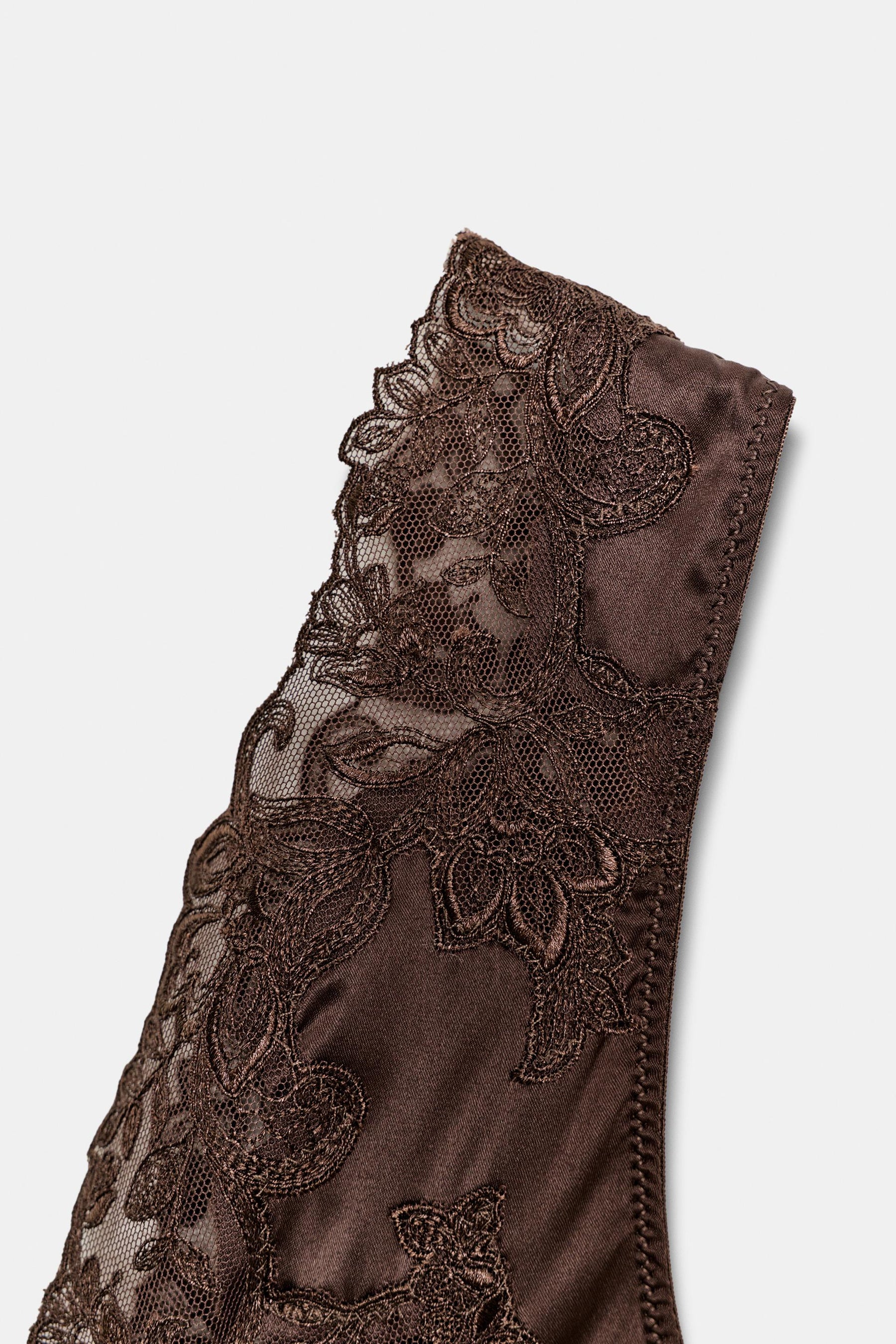 Satin-Body mit Spitze