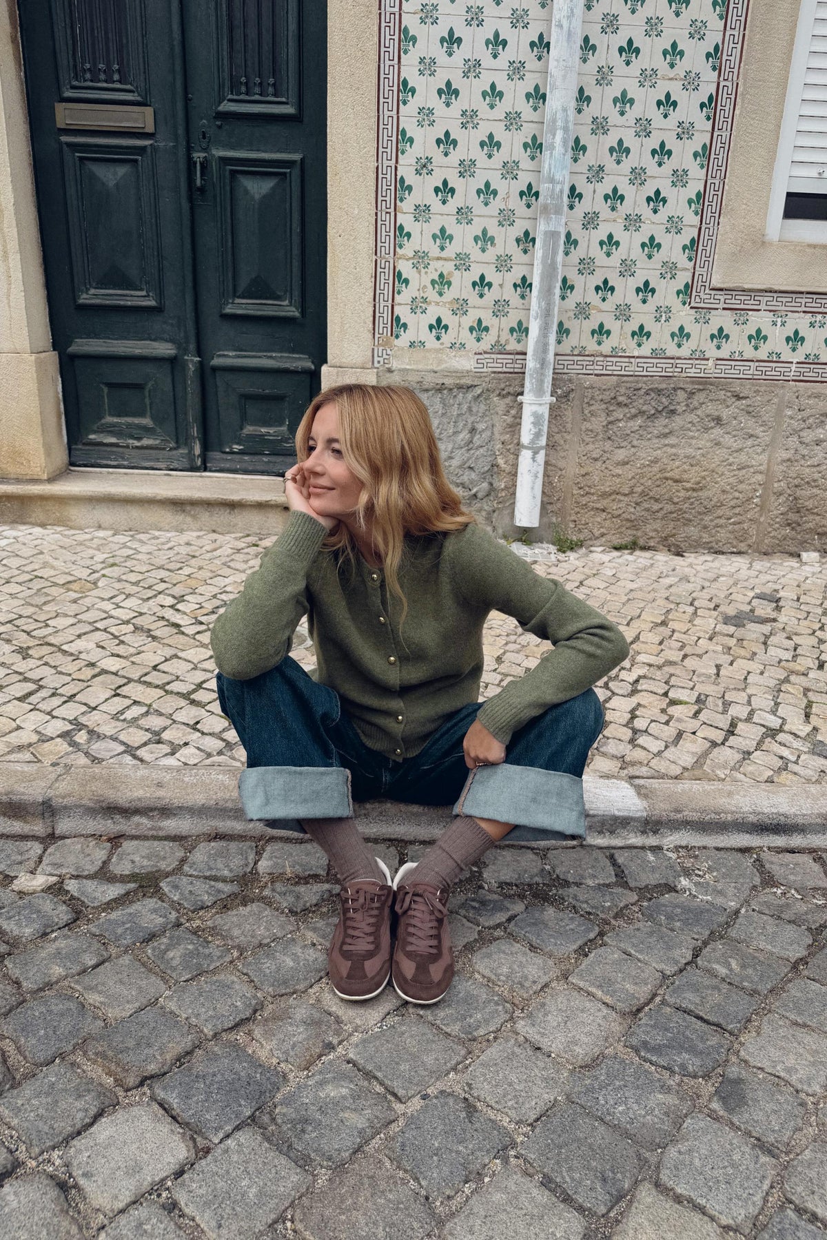 Strickjacke mit Kugelknöpfen