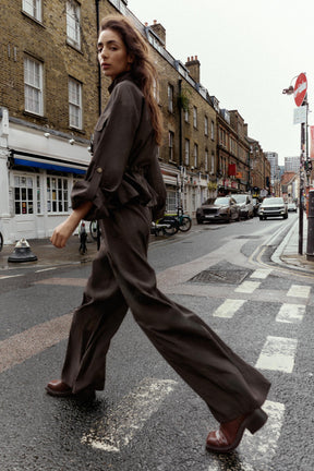 Weite Hose mit elastischem Bund