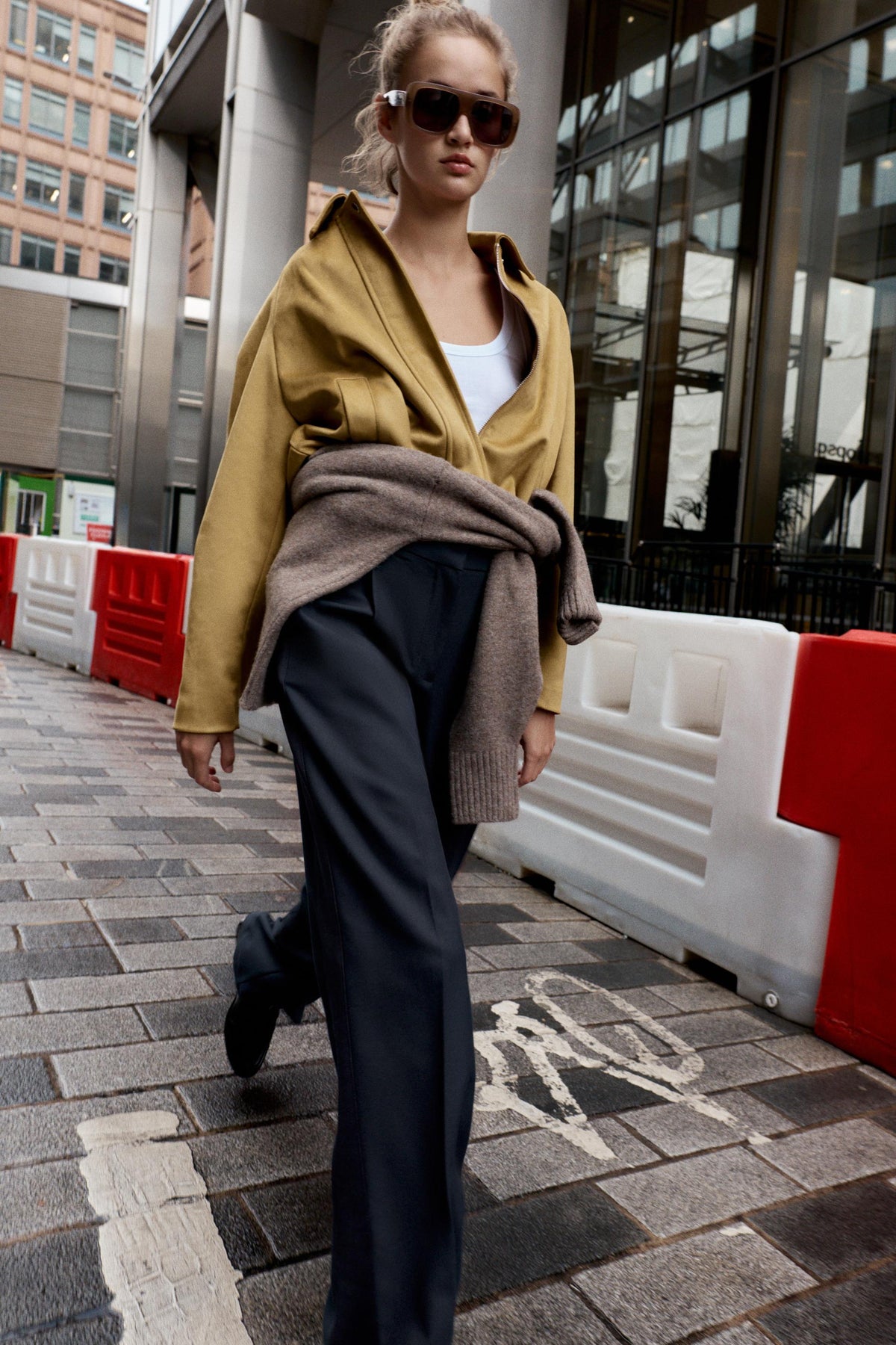 Hose mit Seitenstreifen