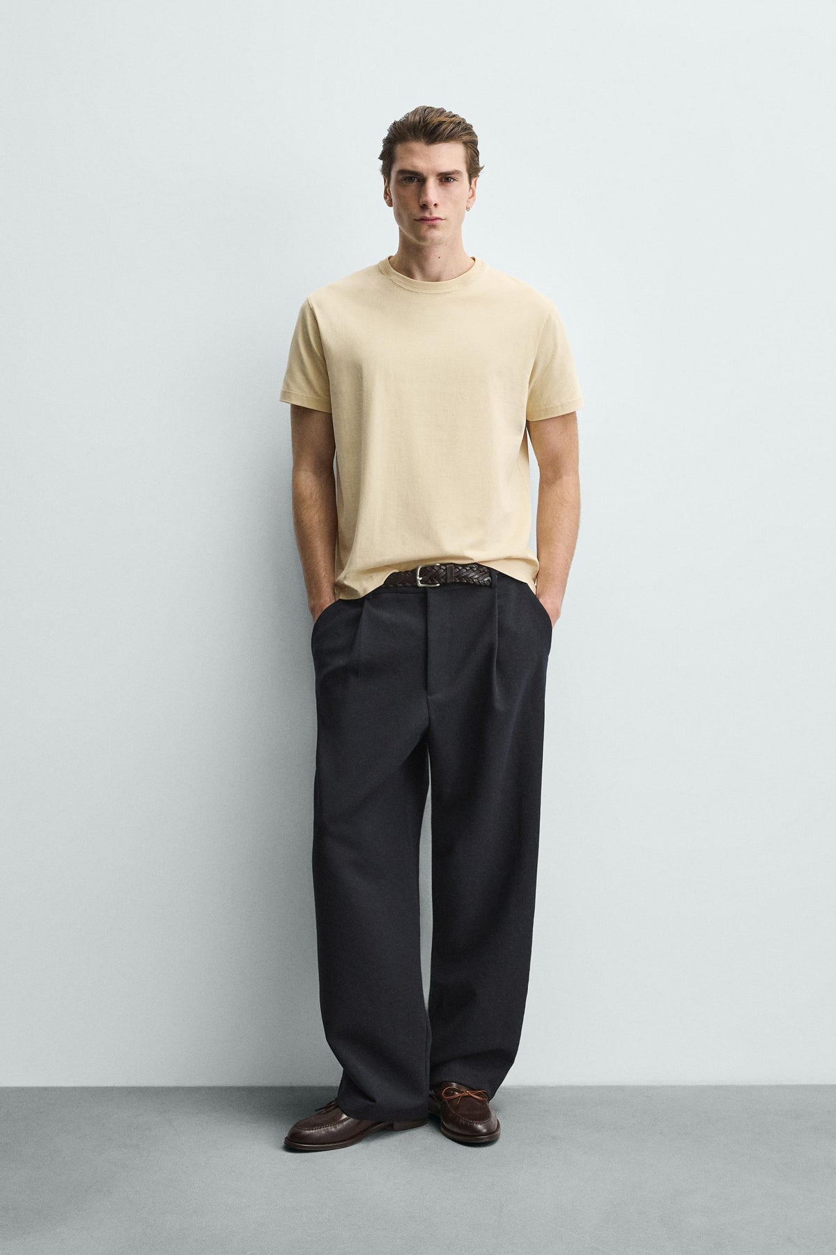 BASIC MEDIUM WEIGHT T-SHIRT - Image 1