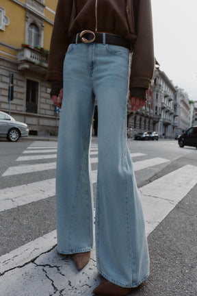 Weit geschnittene High-Waist-Jeans