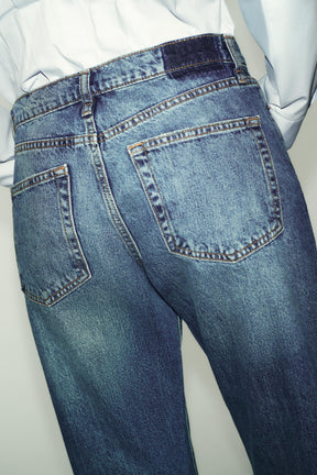 Cropped Mid-Rise Jeans