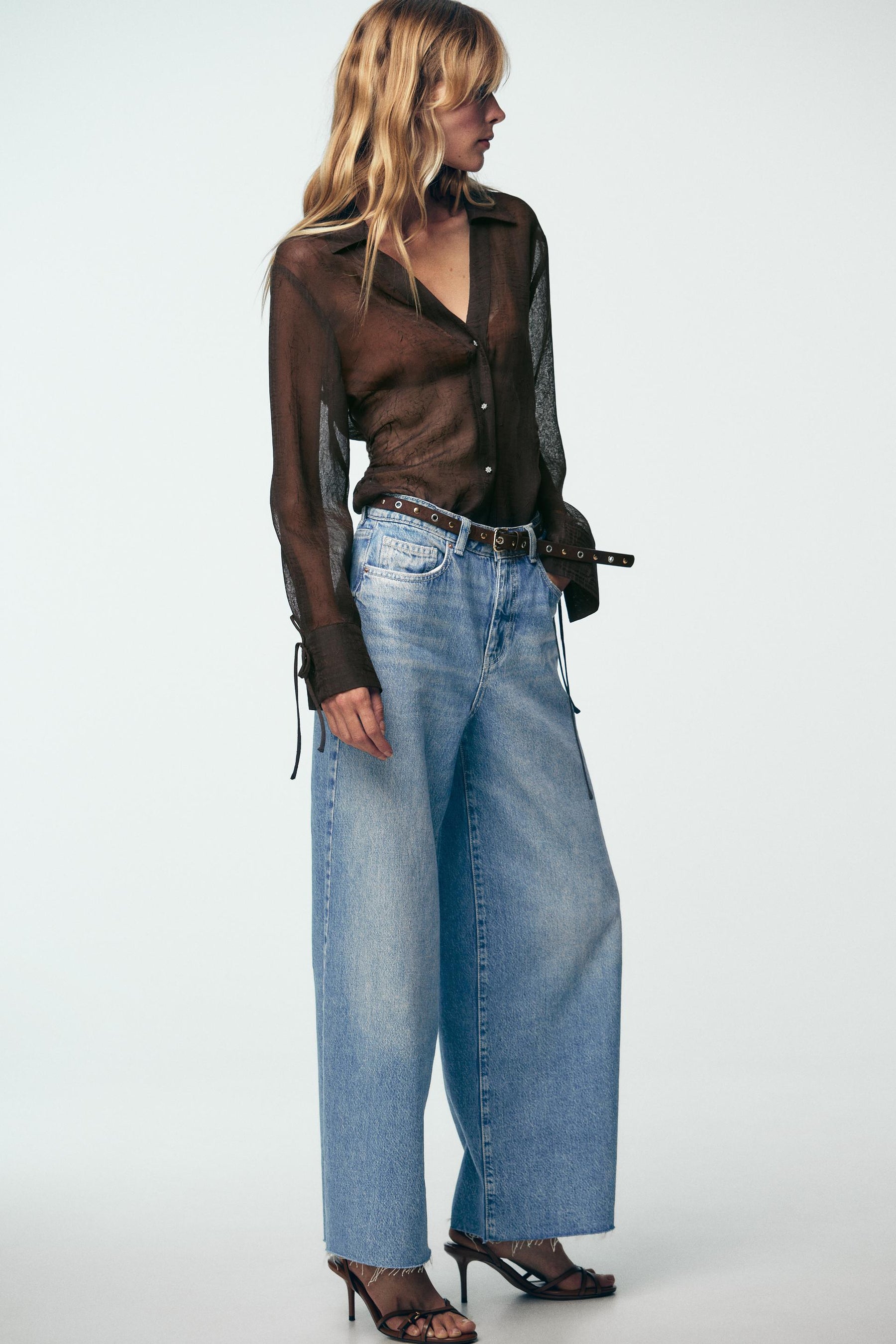 CROPPED HIGH-WAIST JEANS