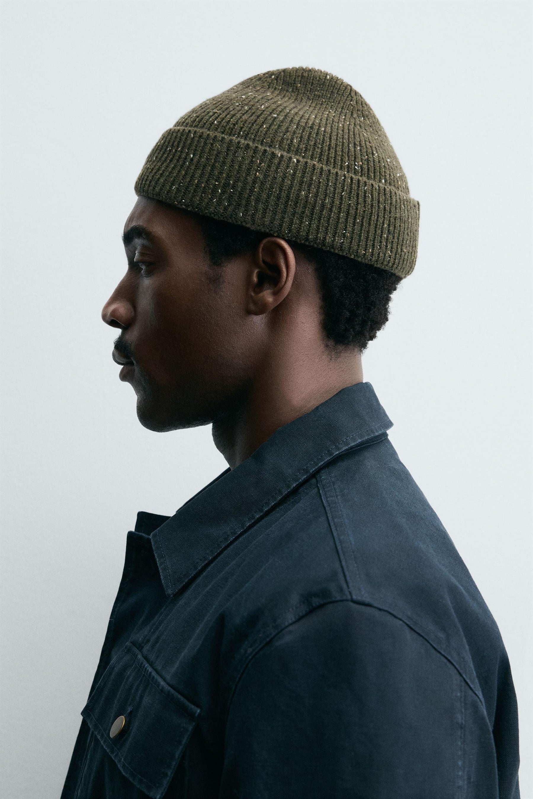 SHORT TEXTURED BEANIE - Image 2