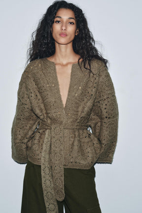 Strickjacke mit Gürtel