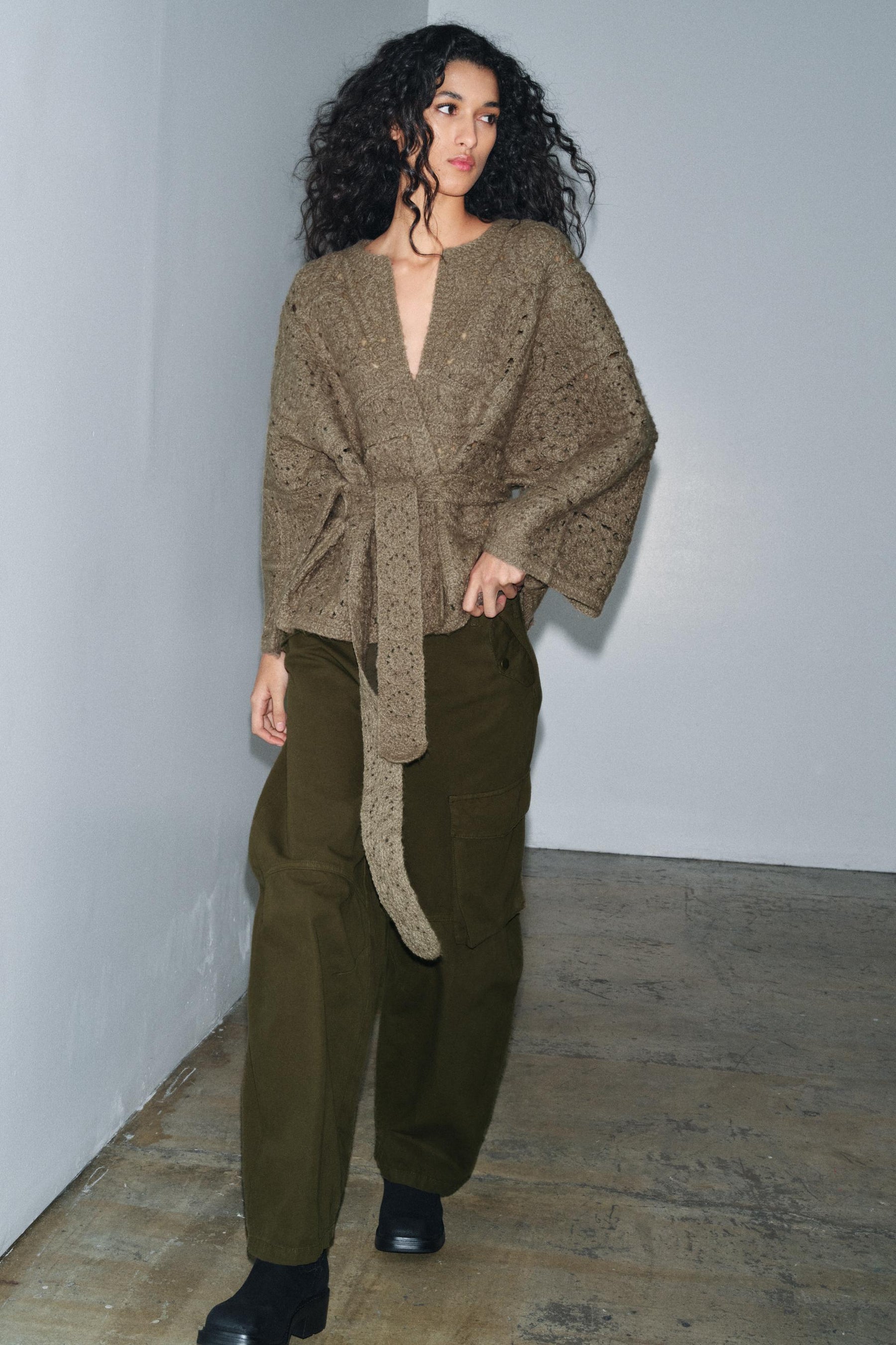 Strickjacke mit Gürtel