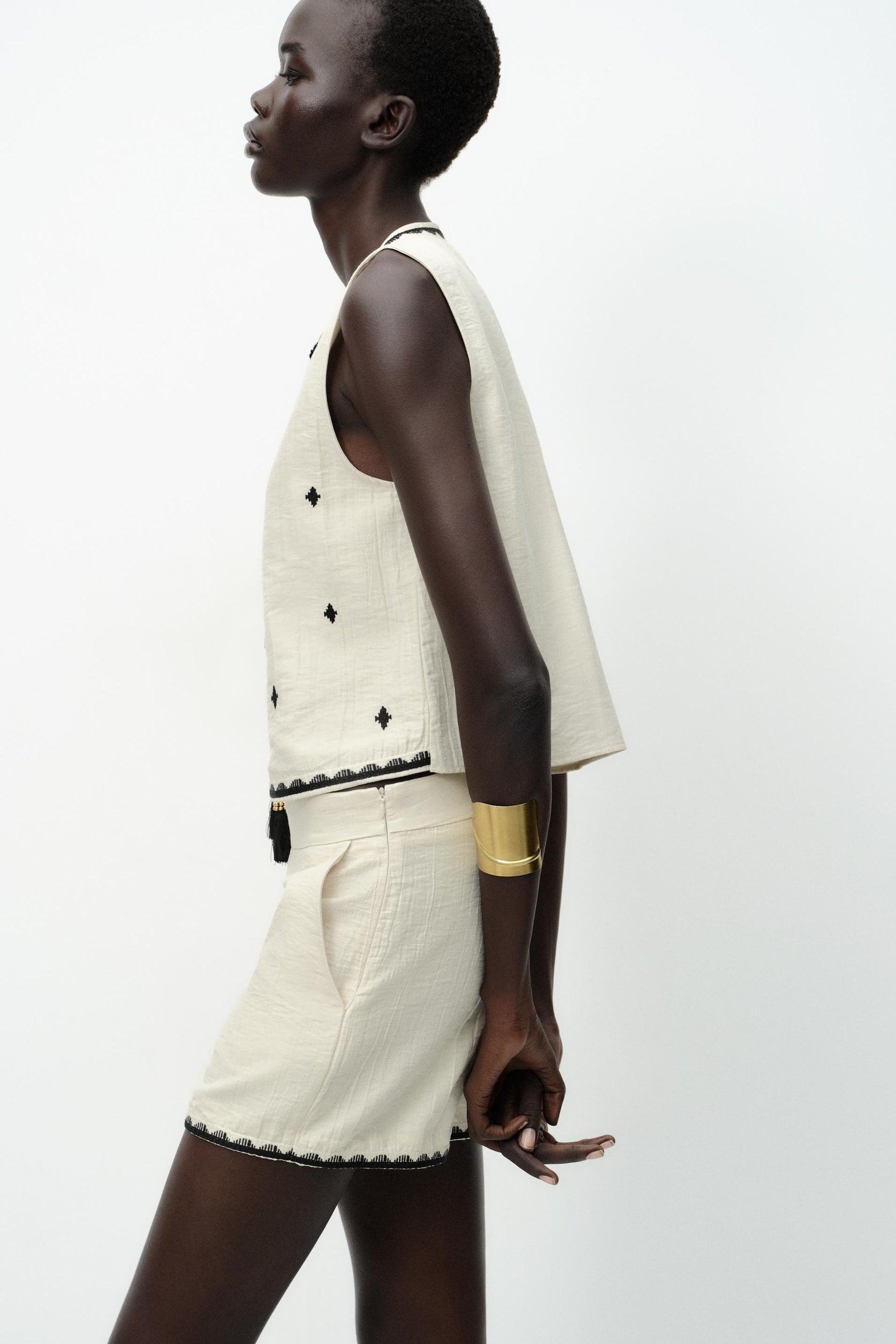 TASSEL EMBROIDERED GILET - Image 4