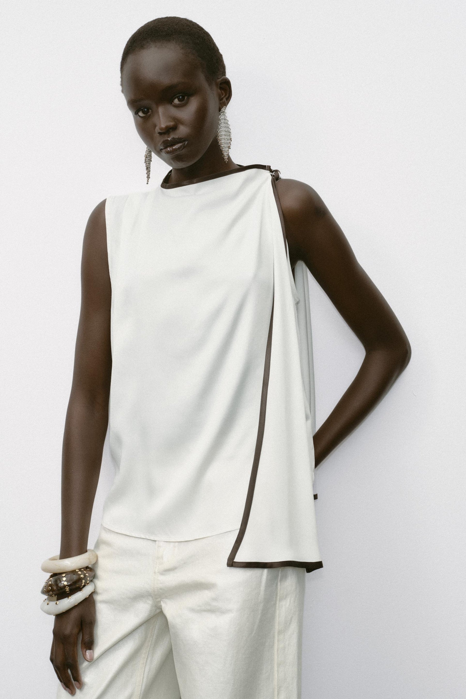 Oberteil mit Satinschleife