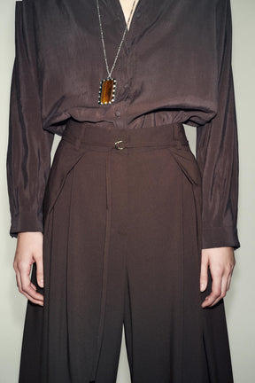 Weite Hose mit Gürtel