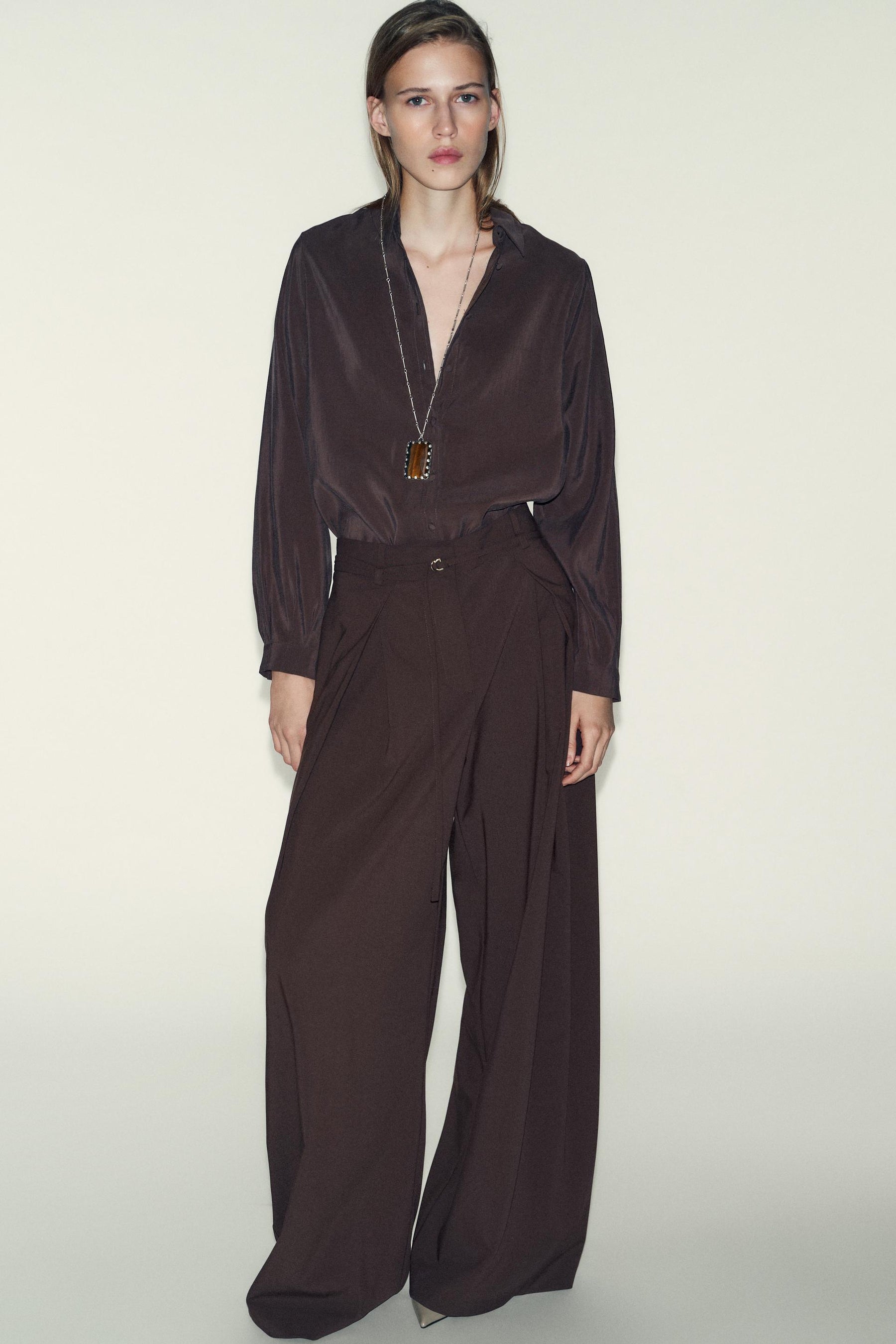 Weite Hose mit Gürtel