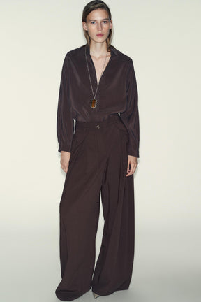 Weite Hose mit Gürtel