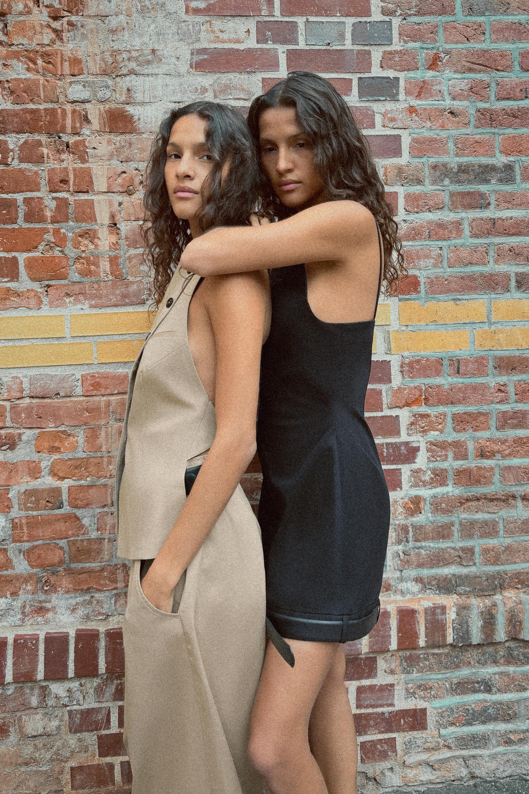 Weste mit offenem Rücken