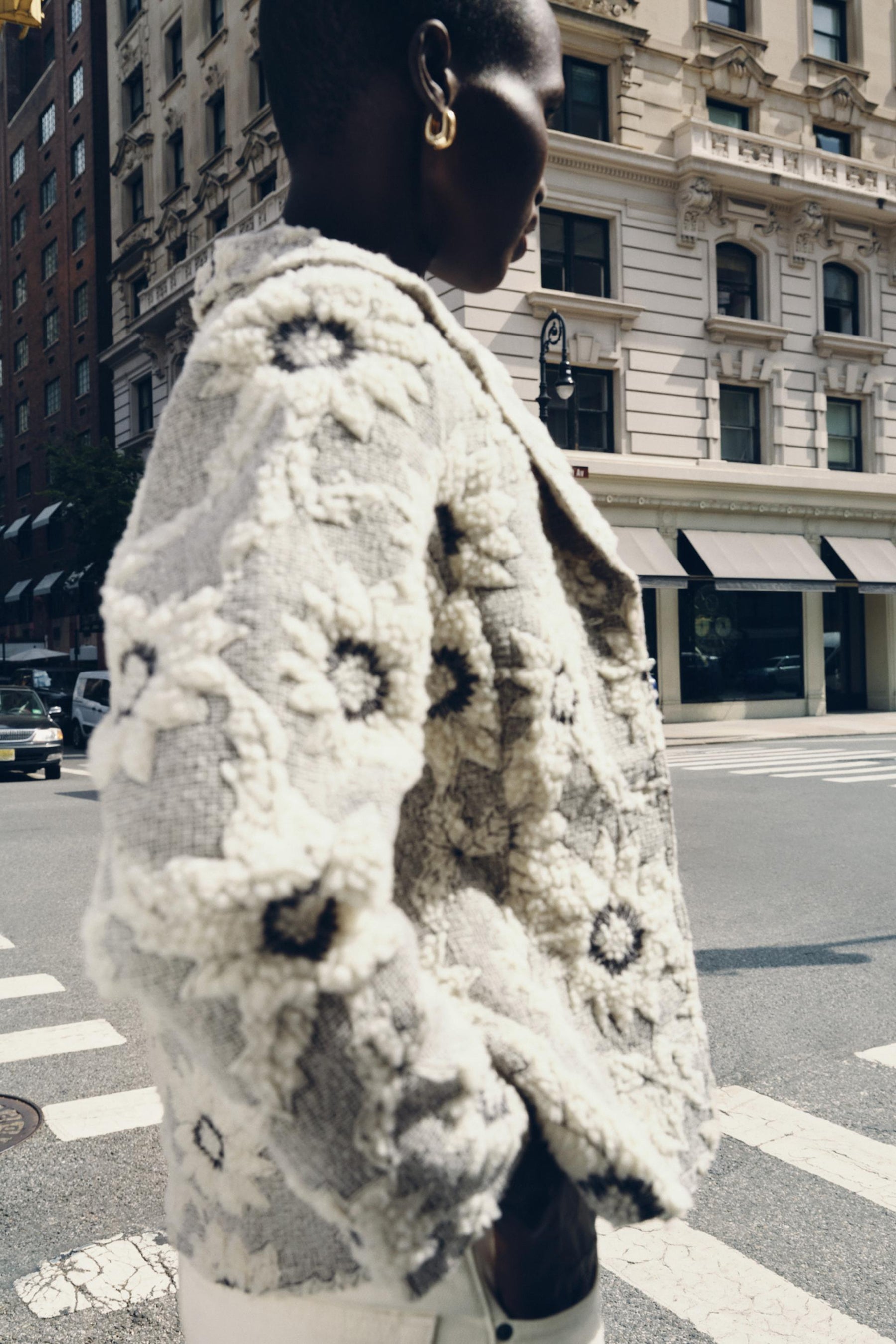 FLORAL TEXTURED BLAZER - Image 4