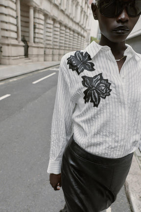 Gestreiftes Spitzenblusenhemd