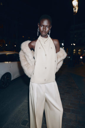 Perlenbesetztes Neckholder-Top