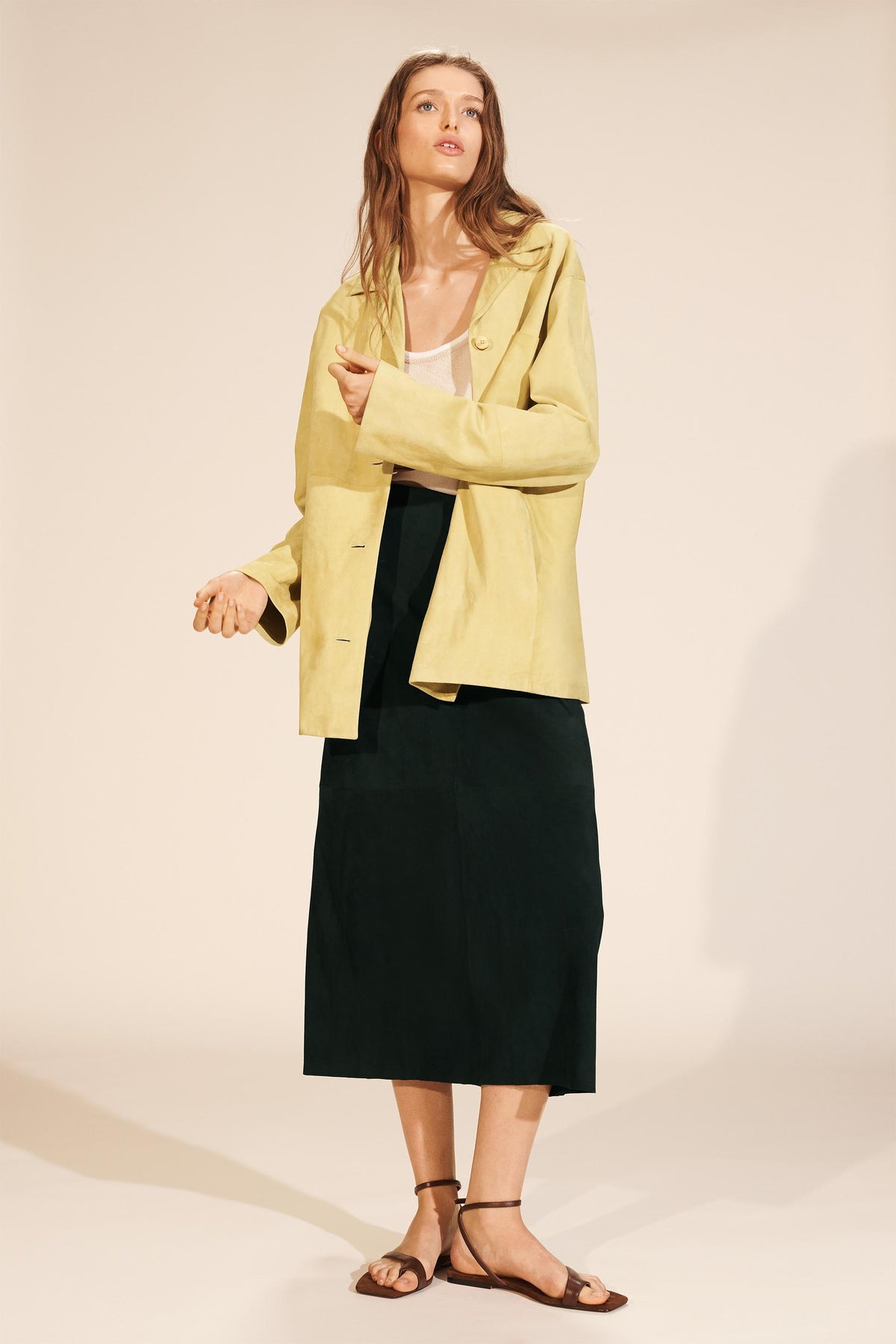 Hemd mit Wildledertasche