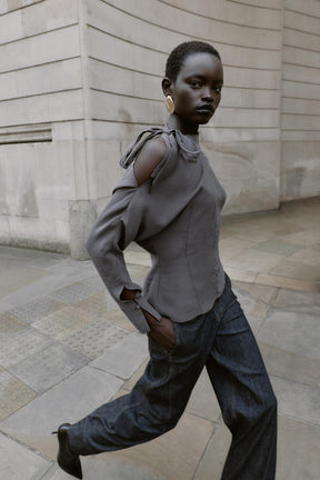 Bluse mit Schleife und Schulterausschnitt